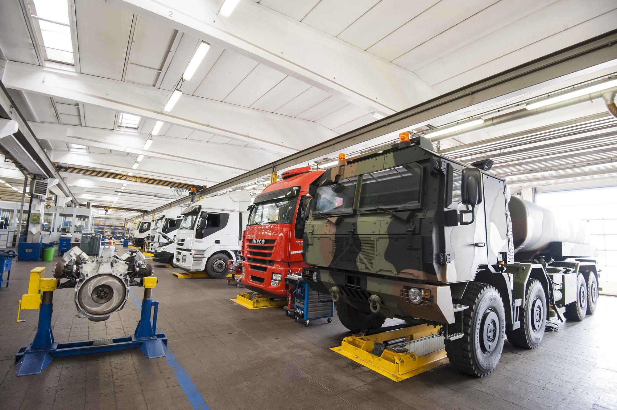 IVECO OK TRUCKS Piacenza undefined: picture 4