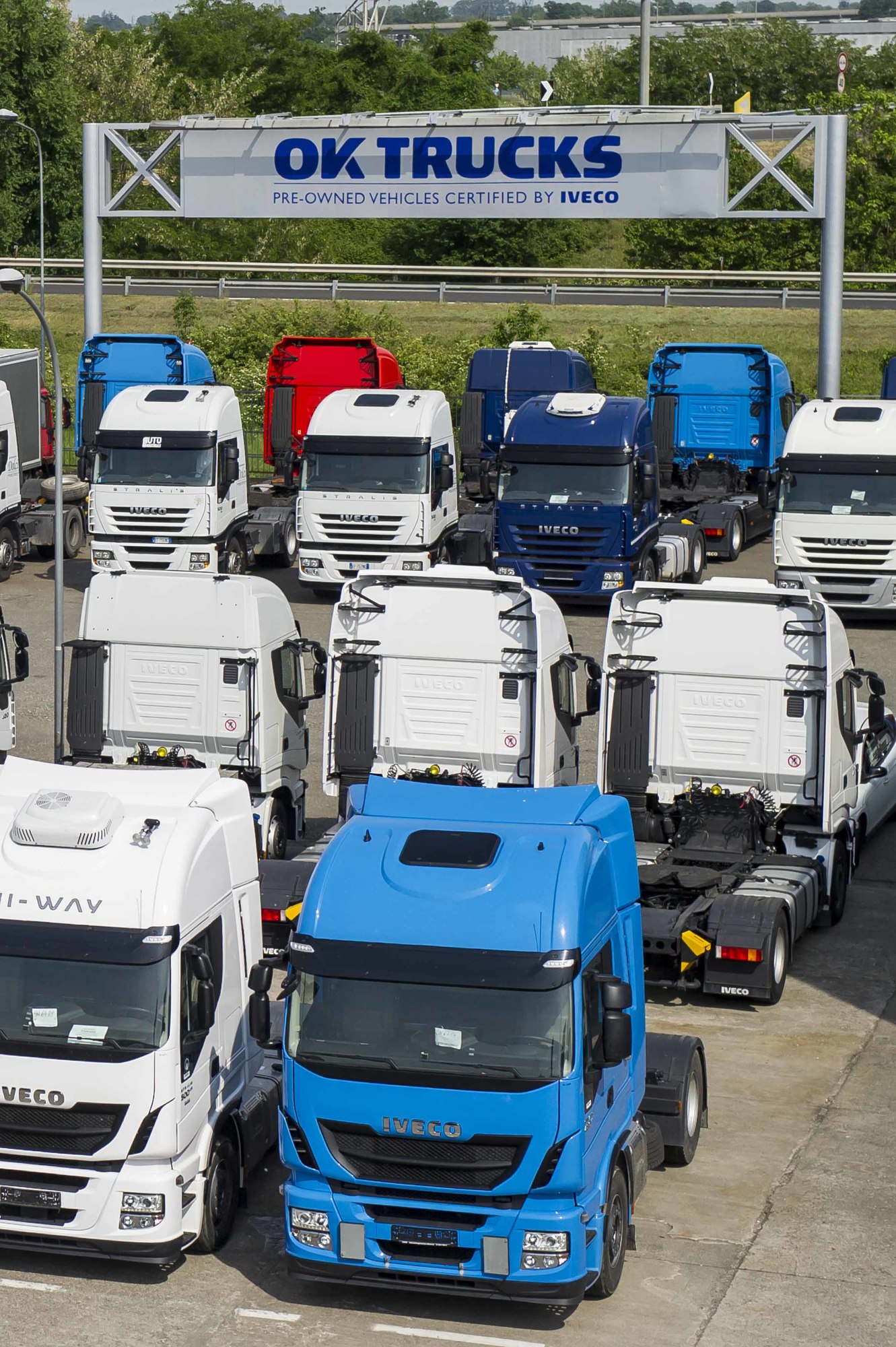 IVECO OK TRUCKS Piacenza undefined: picture 3