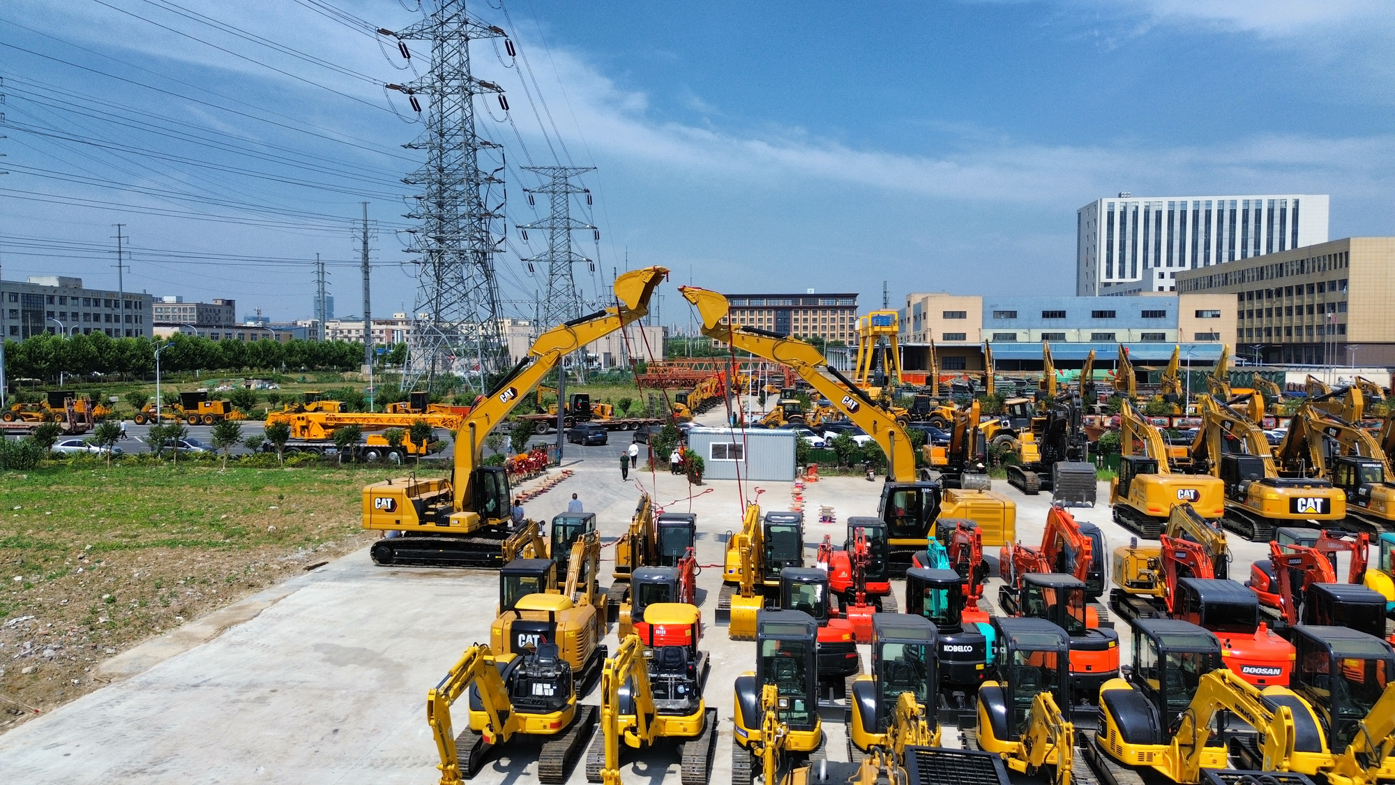 Toaks International Trading Company - Trucks - 6x6 undefined: picture 4