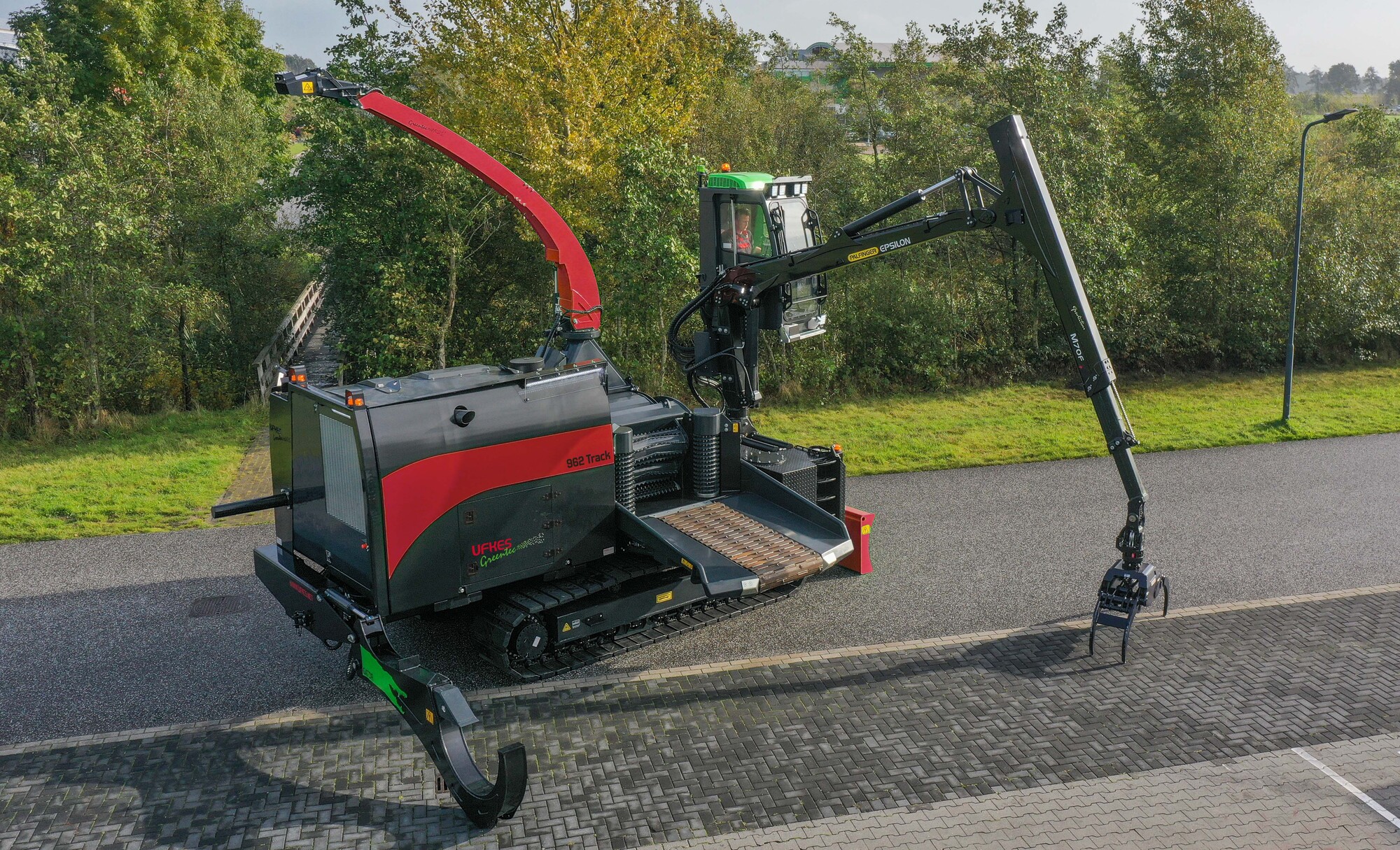 Ufkes Greentec - Agricultural machinery VALTRA T194 undefined: picture 5