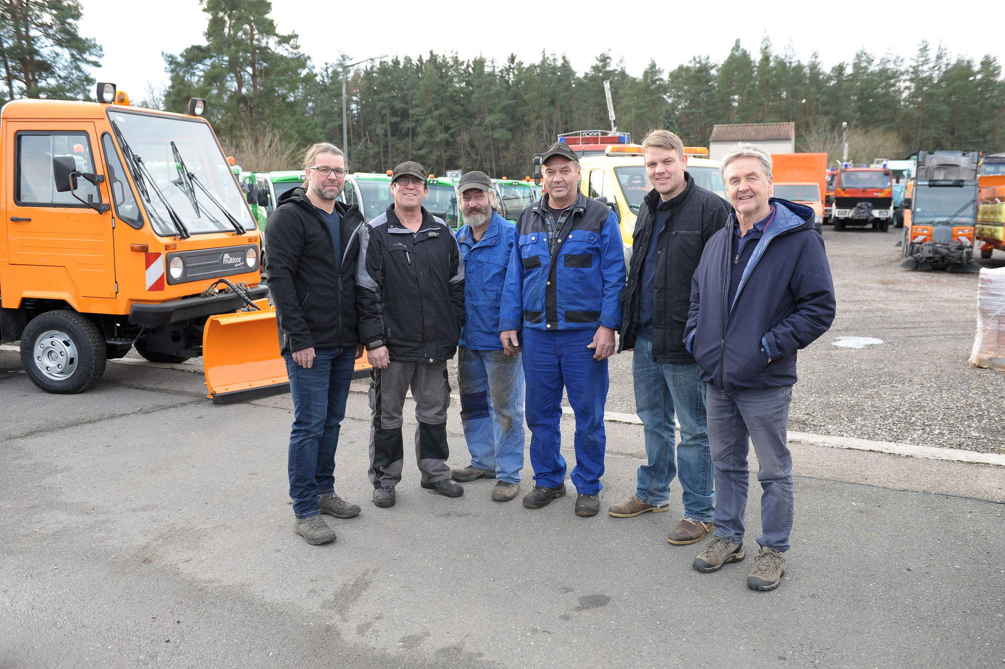Auto Ungar GmbH & Co. KG Kommunalfahrzeuge - Vans IVECO - gearbox: manual, three-way tipper undefined: picture 2