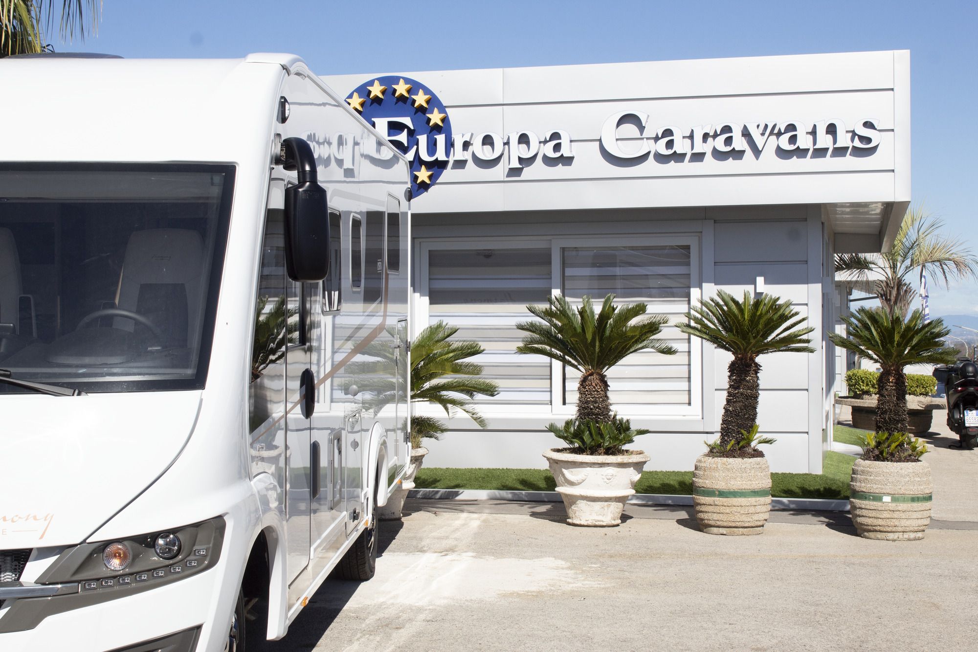 EUROPA CARAVANS SRL - vehicles for sale undefined: picture 4