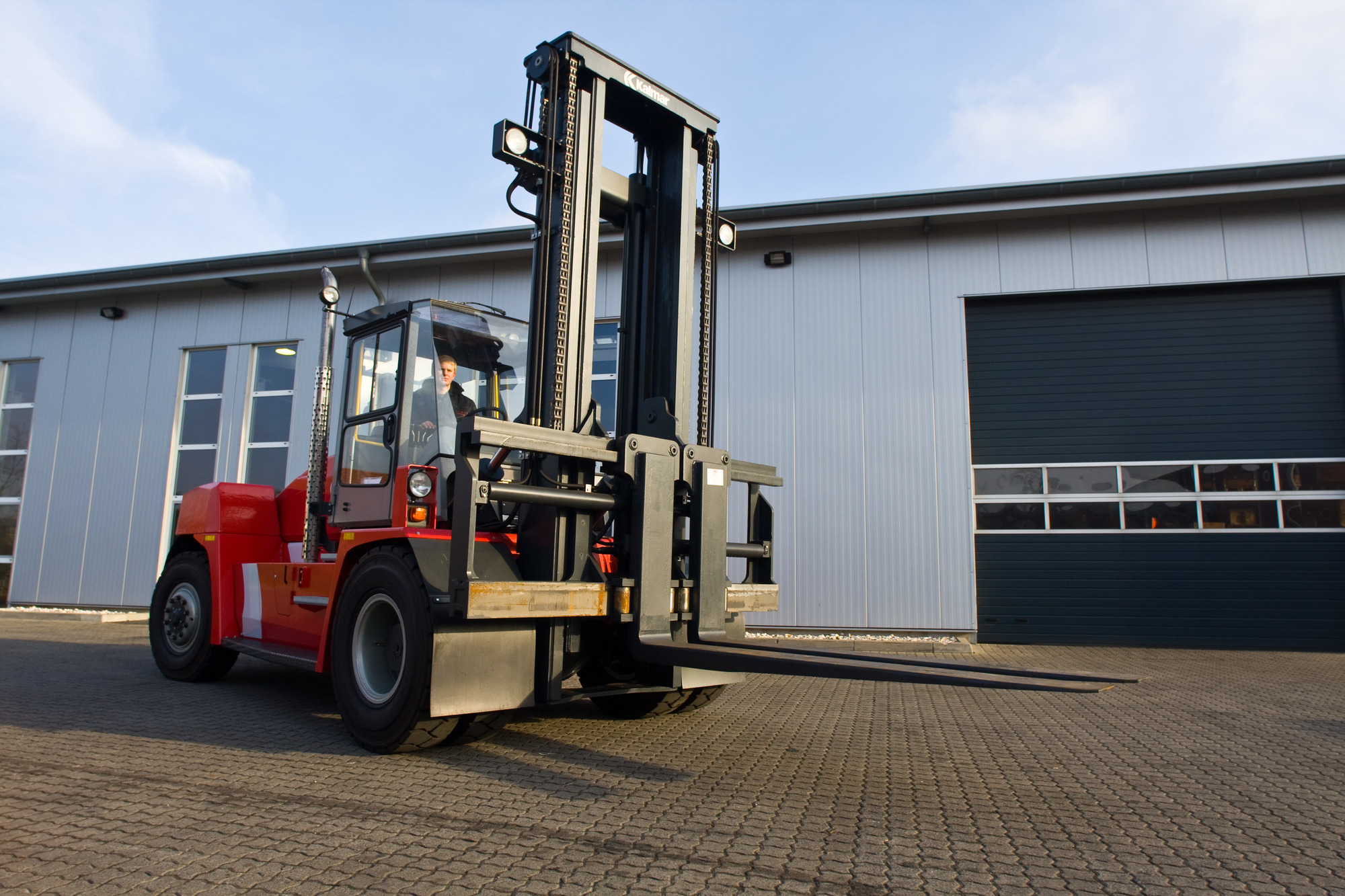 UnikTruck A/S - Material handling equipment - new undefined: picture 2