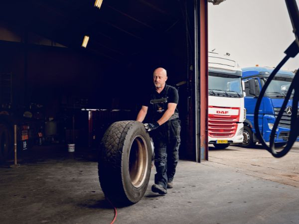 Hesselink Trucks B.V. - Trucks DAF - Euro 6, air conditioner undefined: picture 4