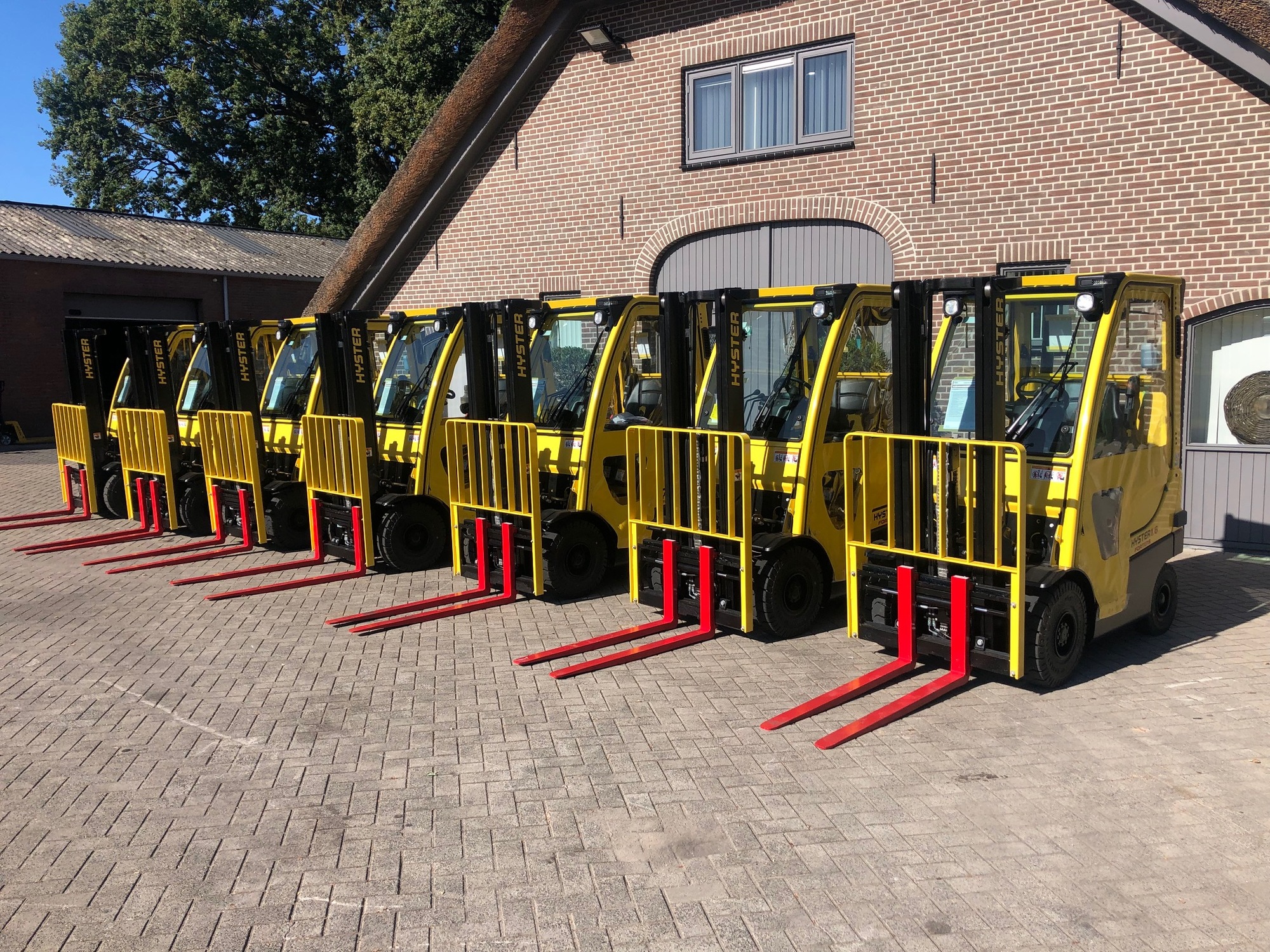 Jur Soetendaal - Material handling equipment LINDE H - Year: 2014 undefined: picture 2