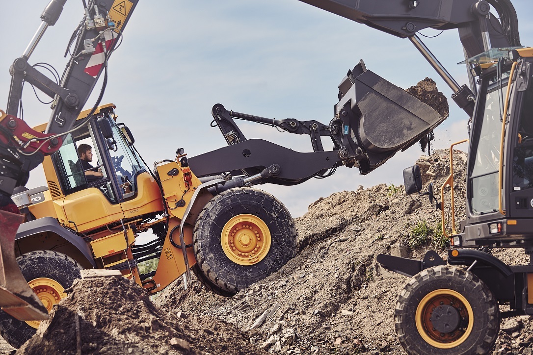 Saxtorp Trading AB - Construction machinery VOLVO L35 undefined: picture 1