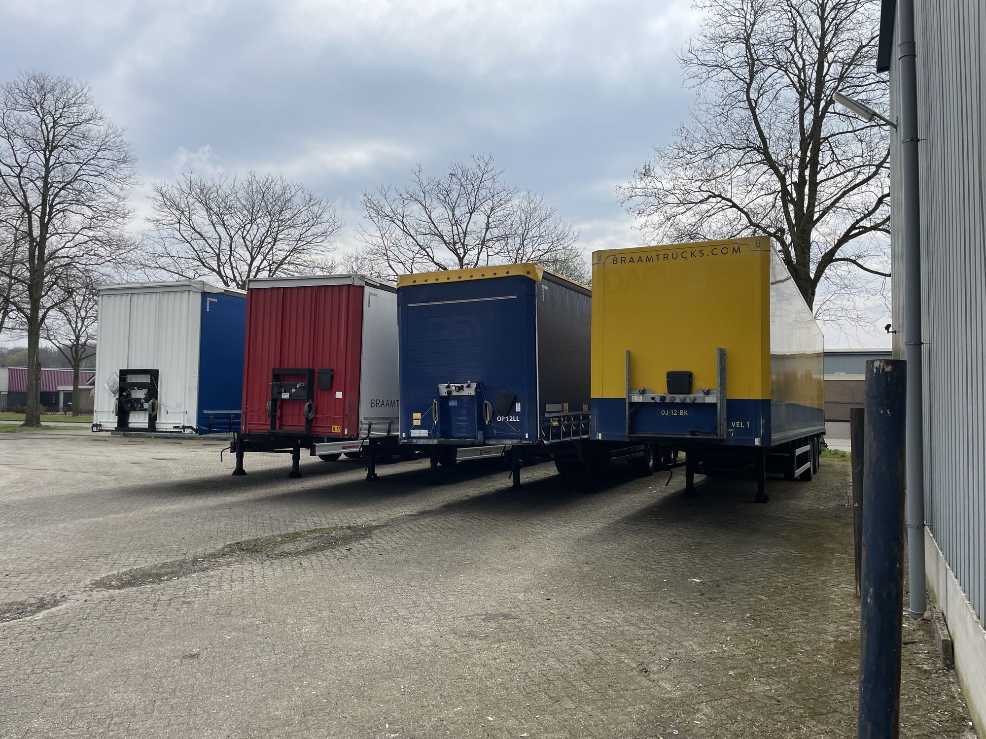 BRAAM TRUCKS & TRAILER VERHUUR B.V. undefined: picture 17