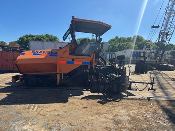Asphalt paver CAT AP 555 E: picture 2