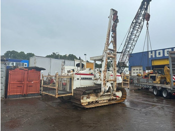 Pipe layer LIEBHERR