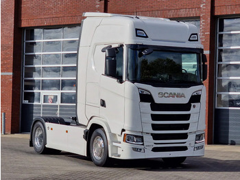 Tractor unit SCANIA