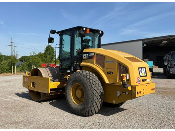 Compactor CATERPILLAR CS66B
