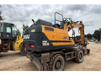 Wheel excavator HYUNDAI