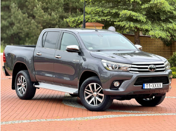 Pickup truck TOYOTA Hilux