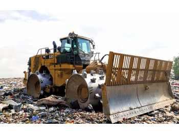 Compactor CATERPILLAR