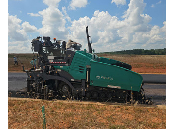 Asphalt paver VÖGELE