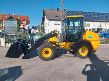 Compact loader JCB