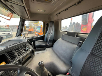 Dropside/ Flatbed truck, Crane truck VOLVO (S) Truck FM 330 4x4 Pritsche Kran Singelreifen Funkfernbedienung: picture 2