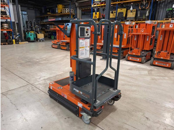 Vertical mast lift JLG