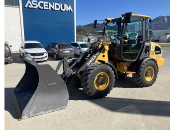 Skid steer loader Volvo JL25H Electric: picture 4
