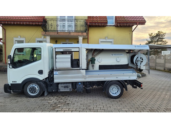 Vacuum truck NISSAN