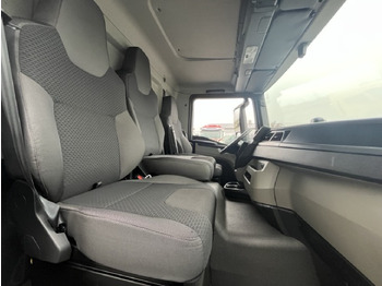 Box truck MAN TGL 12.250 4x2 BL CH Euro6 Klima AHK Luftfeder ZV: picture 3 Box truck MAN TGL 12.250 4x2 BL CH Euro6 Klima AHK Luftfeder ZV: picture 3