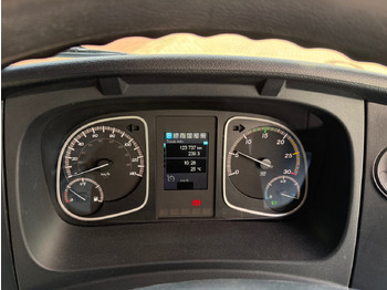 Truck Mercedes-Benz Atego 1524 LKO 4x2 Atego 1524 LKO 4x2, Kehrmaschine FAUN Viajet 6RH: picture 5 Truck Mercedes-Benz Atego 1524 LKO 4x2 Atego 1524 LKO 4x2, Kehrmaschine FAUN Viajet 6RH: picture 5