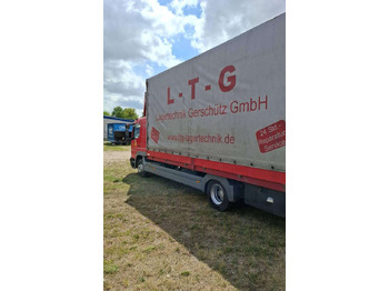 Curtainsider truck Mercedes-Benz 823: picture 5