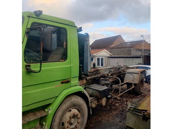 Container transporter/ Swap body truck Scania 82-H: picture 2