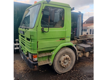 Container transporter/ Swap body truck Scania 82-H: picture 3