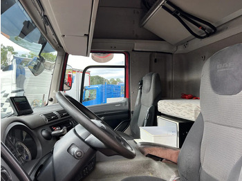 Container transporter/ Swap body truck DAF CF 290 4X2 EURO6 SPACECAB RENOVA / VANGMUIL / LAADKLEP / TOP STAAT: picture 5