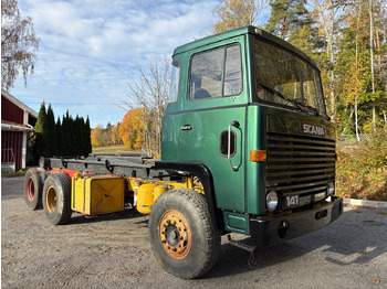 Container transporter/ Swap body truck SCANIA 141