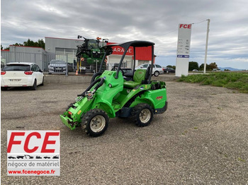 Compact loader AVANT