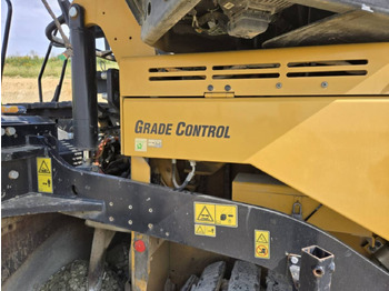 Asphalt paver CAT AP655F: picture 4