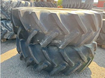 Tire JOHN DEERE