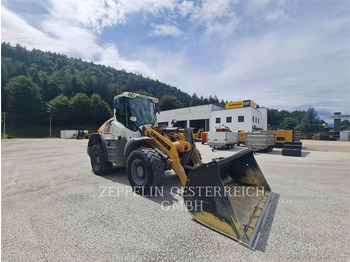 Wheel loader Liebherr L526: picture 2