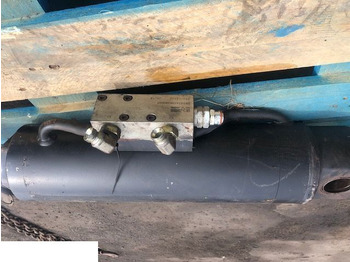Hydraulic cylinder JCB