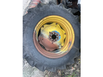 Wheel and tire package JOHN DEERE