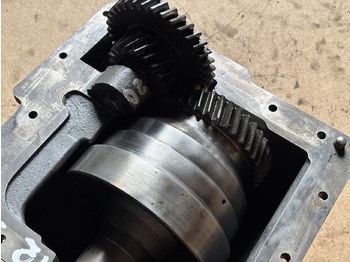 Drive shaft for Agricultural machinery John Deere 6110, 6000, 6010  Przystawka Przedniego Napędu L76149 L101047: picture 2