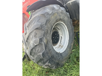 Wheel and tire package MASSEY FERGUSON