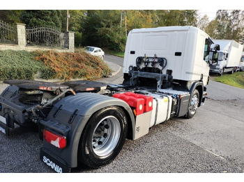 Tractor unit Scania P450: picture 5