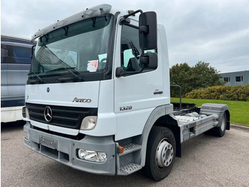 Tractor unit Mercedes-Benz Atego 1328 LS 4x2 + Diagnose Auflieger: picture 3