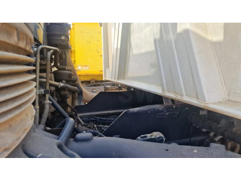 Tipper Iveco Trakker 410: picture 4