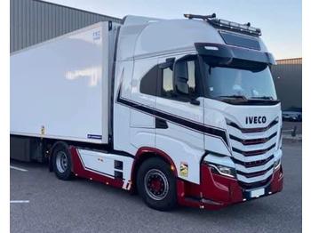Tractor unit Iveco S-WAY AS 440 S: picture 3
