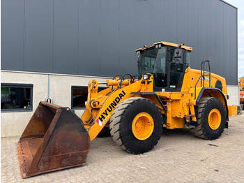 Wheel loader HYUNDAI