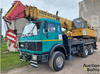 All terrain crane FAUN