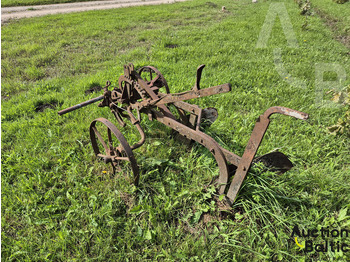 Plow Horse-drawn plow: picture 2