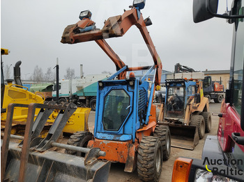 Skid steer loader New Holland LS 185 B: picture 2