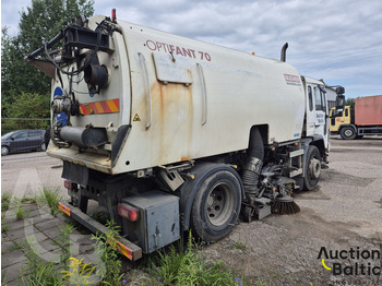 Road sweeper Volvo FL618: picture 4