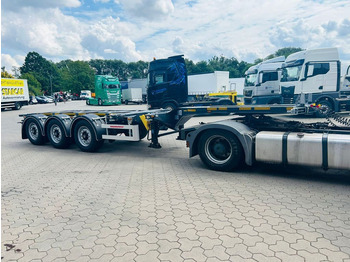Container transporter/ Swap body semi-trailer Kässbohrer K.SHG Multi Containerchassis ausziehbar: picture 3