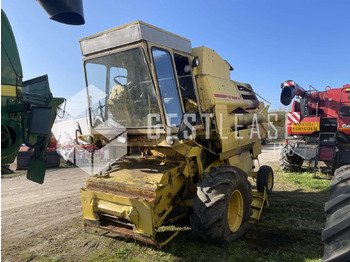 Combine harvester New Holland CLAYSON 1540: picture 4